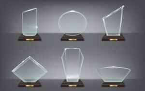 How to Choose the Perfect Crystal Awards for Corporate Recognition in 202